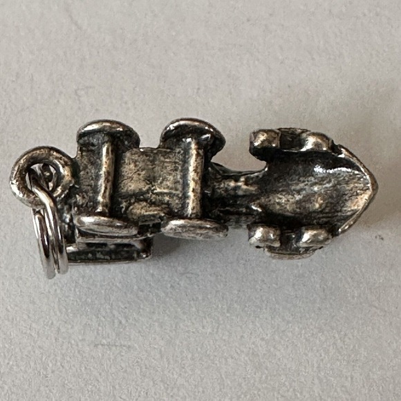 Vintage Train Sterling Silver Charm Pendant Bell Busch Gardens (?) 3D 3 Grams - Picture 4 of 7